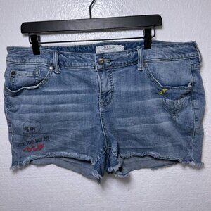 Torrid Womens Size 16 Denim Skull Bronx Doodle Denim Shorts Mid Rise Cut Off